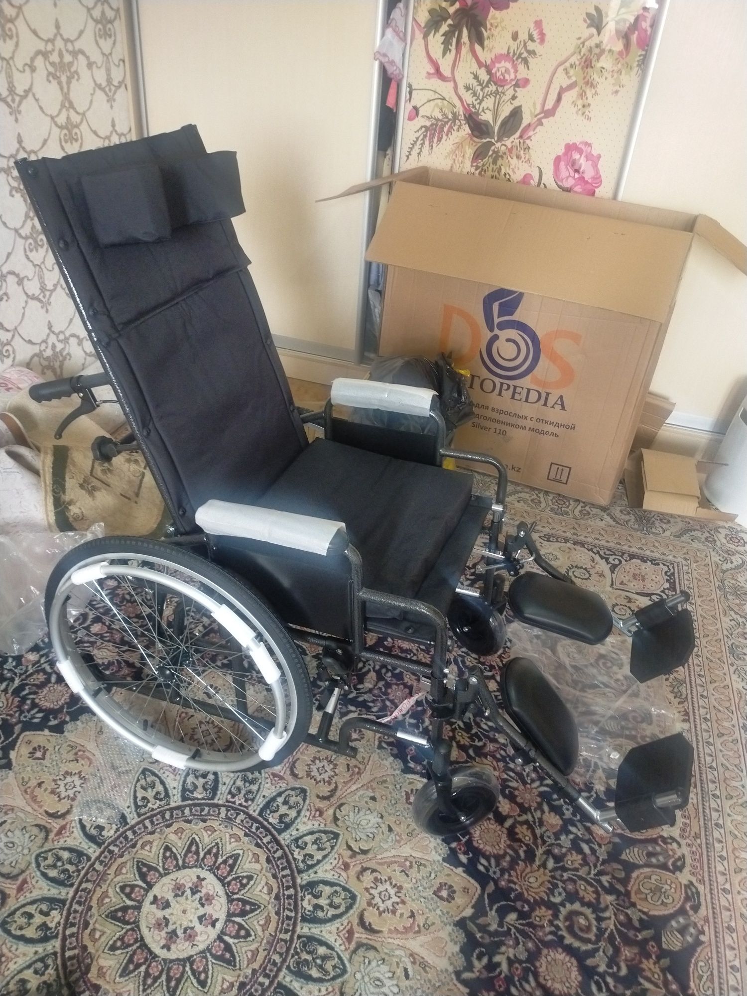 Продам инвалидную коляску
