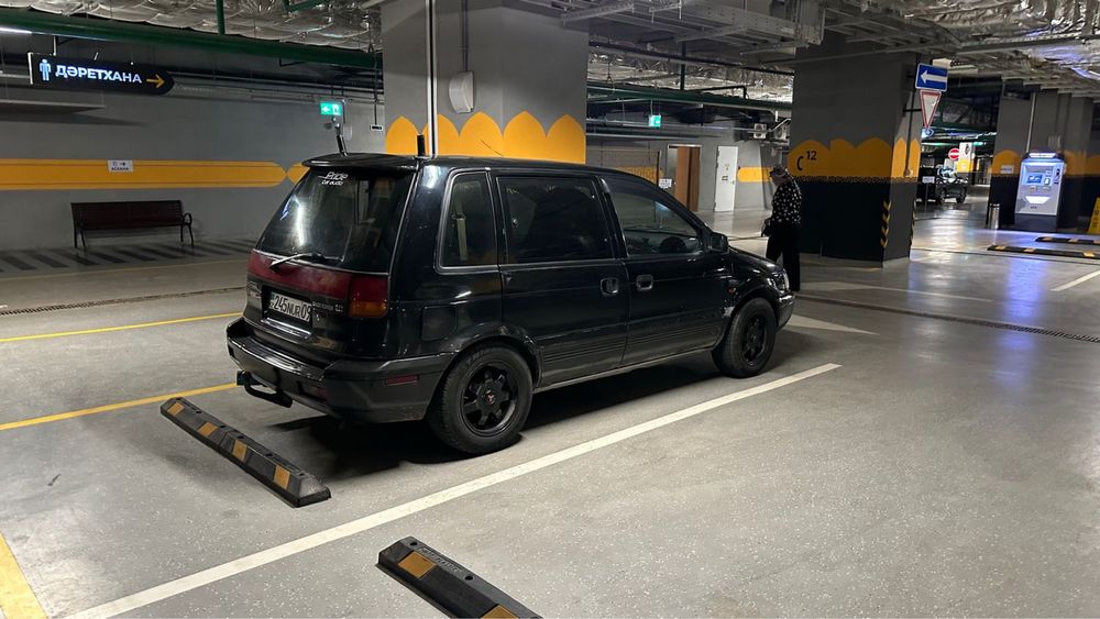Продам mitsubishi space runner