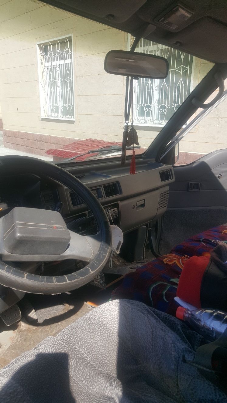 Митсубиши л300 минивен