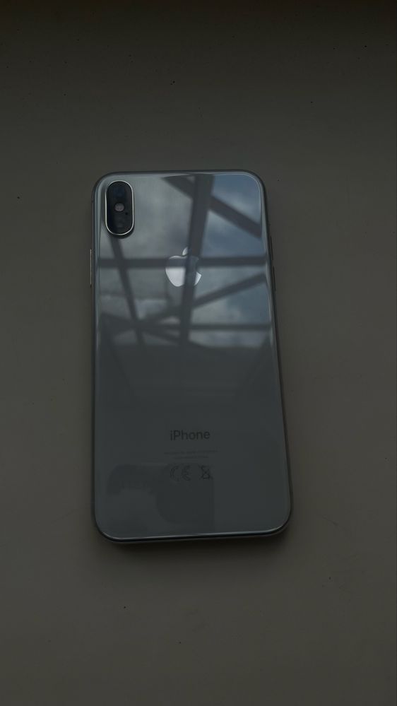 Продам Iphone X.
