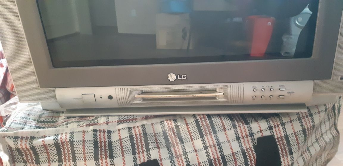 Телевизор LG FLATRON