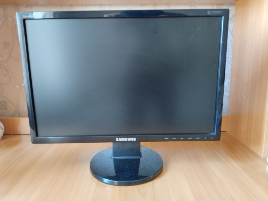 В продаже монитор SAMSUNG