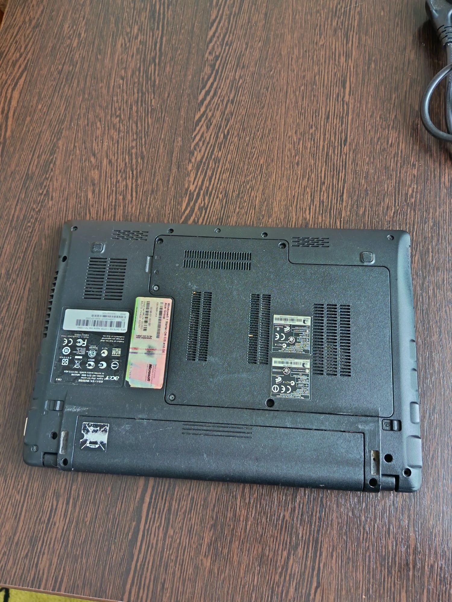 Acer Aspire One 721 под восстановление или на запчасти