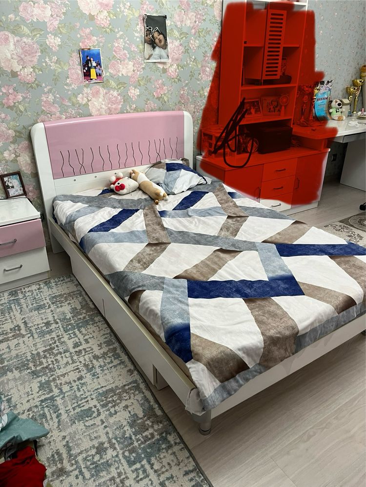 Продается кровать и тумбочка