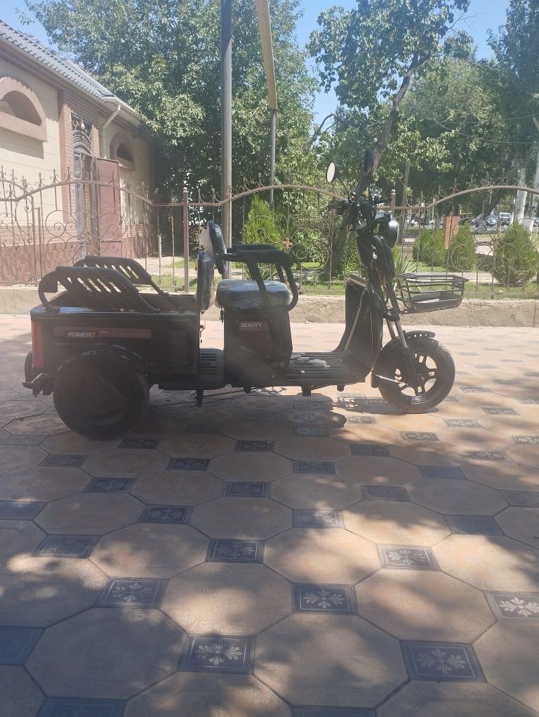 Трицикл новый почти