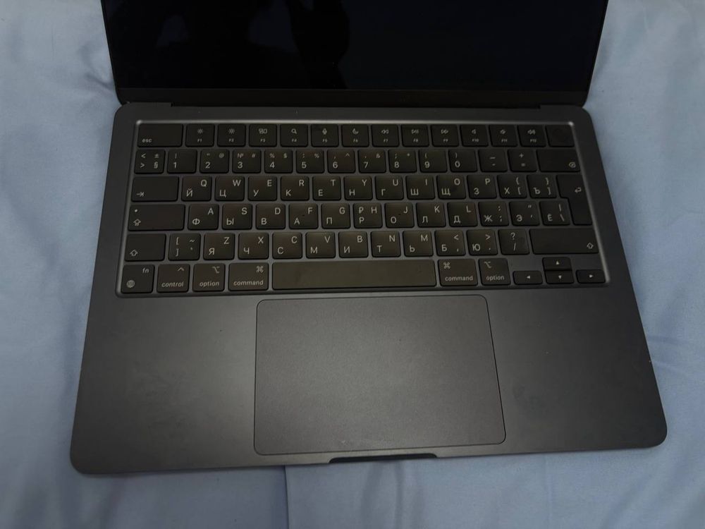Ноутбук Apple MacBook Air A2681 с дисплеем Retina Liquid