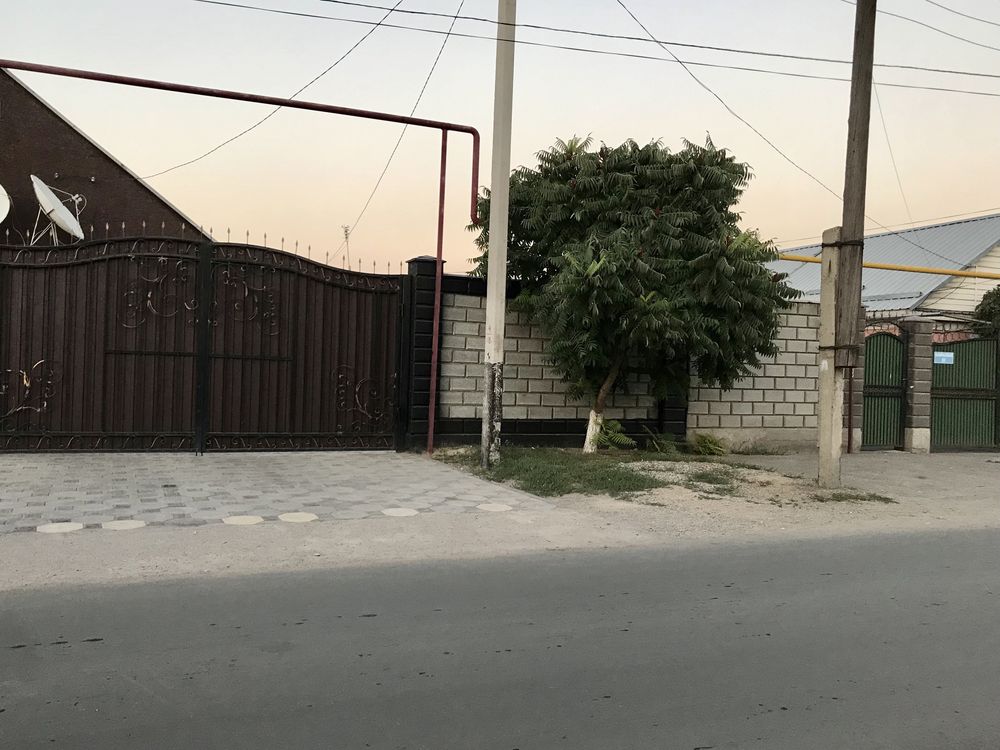 Чистый и ухоженный дом отличной планировки в самом центре.