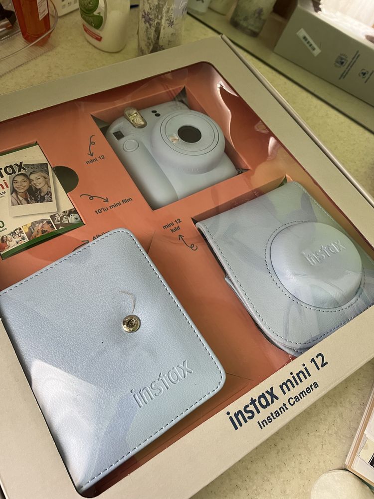 Продам инстакс мини 12