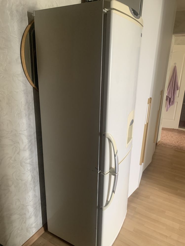 Продам холодильник LG