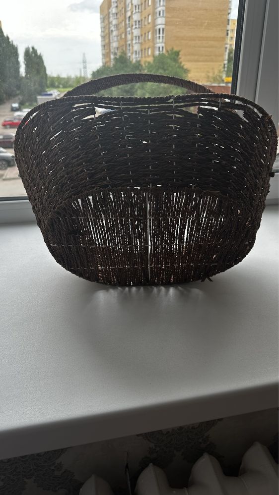 Продам корзину плетеную