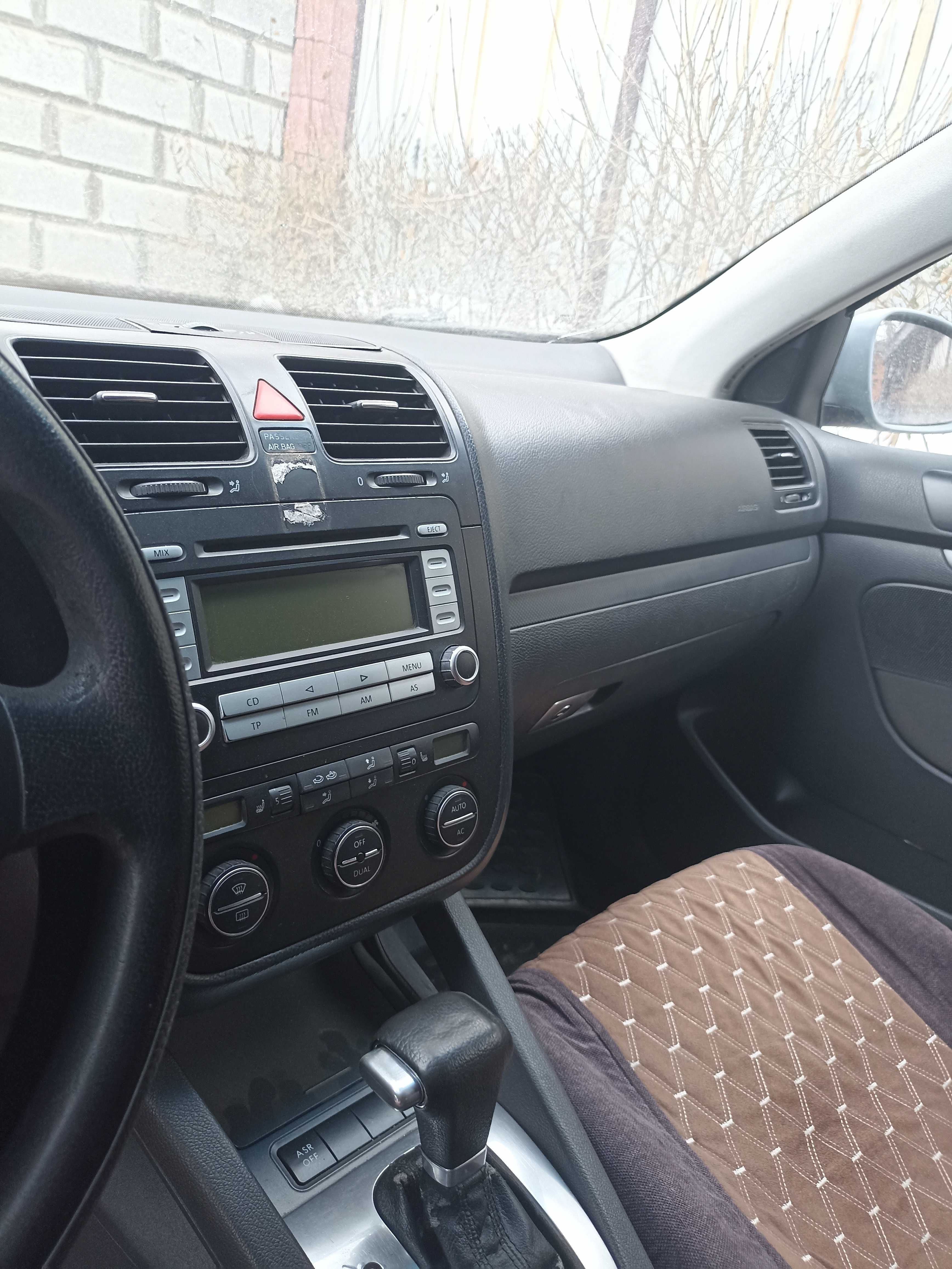 автомобиль марки Volkswagen Jetta 2008 г