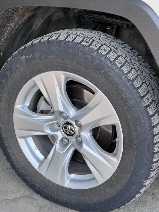 Авторезина NOKIAN. Зимняя. Шиповпная.Продам.