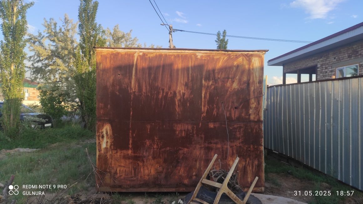 Продам для строительство утепленный железный киоск имеются резетки