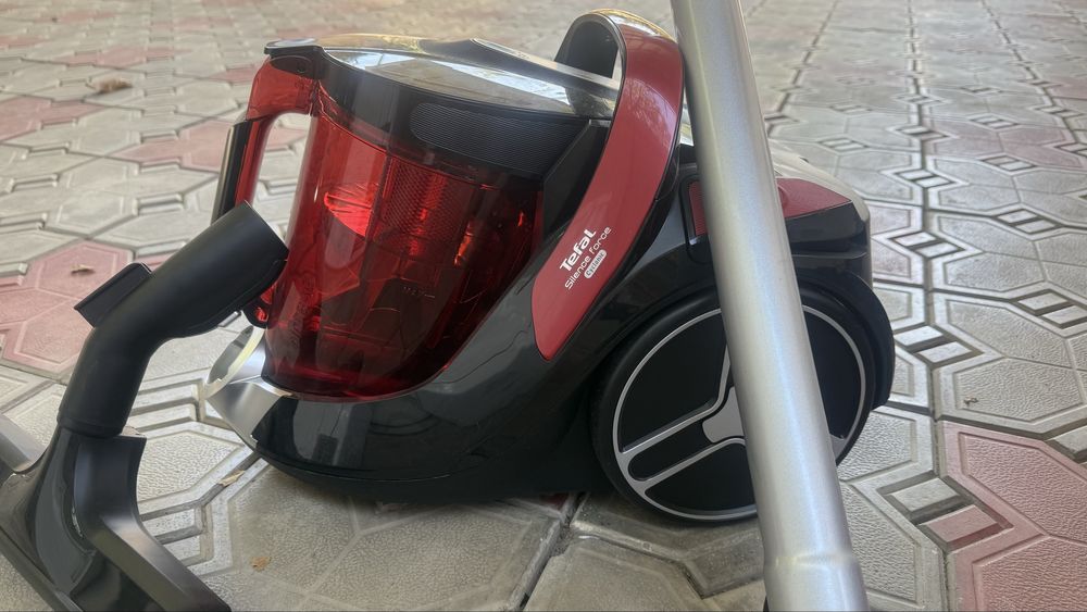 Пылесос TEFAL Пылесос Tefal Silence Force Cyclonic Effitech TW7941EA