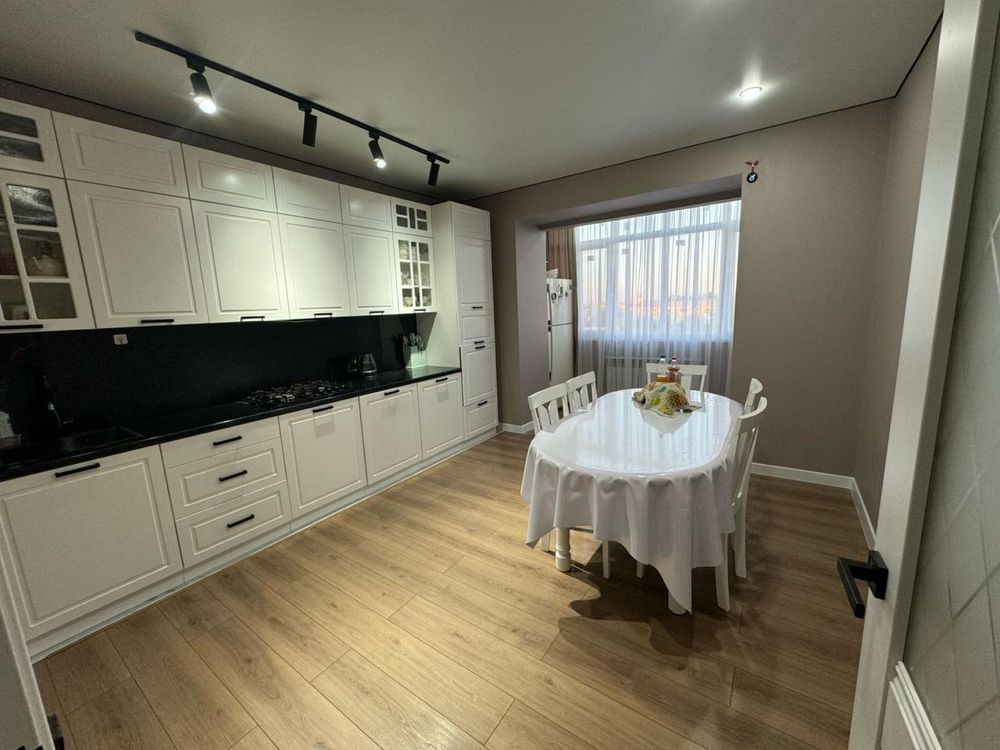 Продам 3х комнатную квартиру в центре