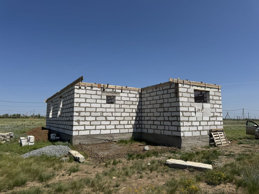 Продам начатый недостроенный дом