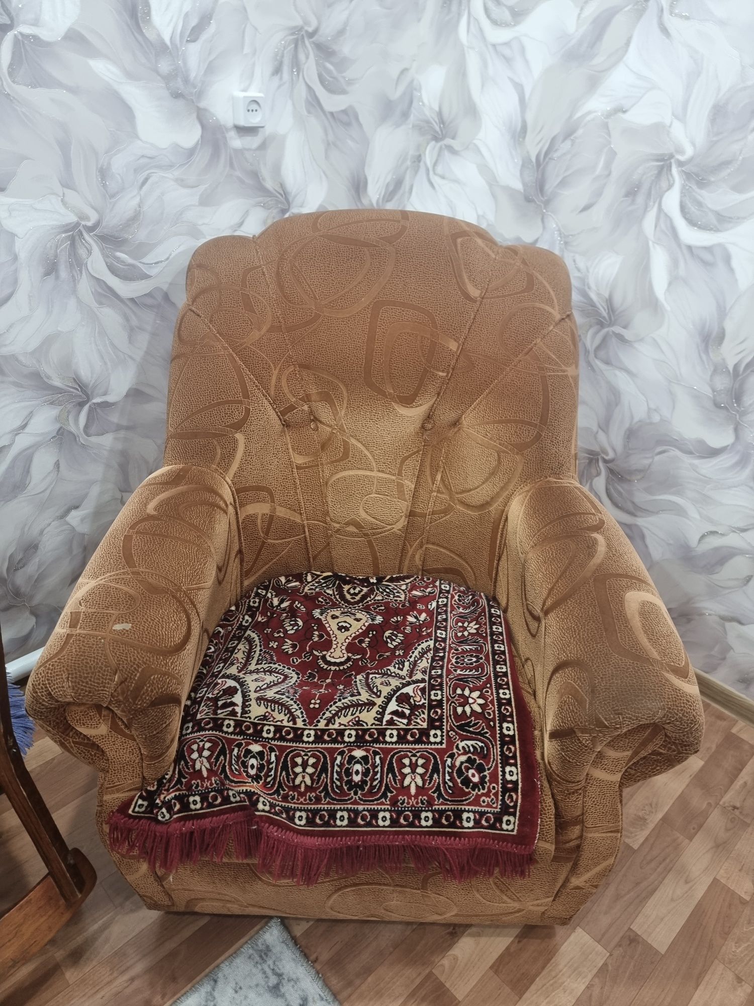 Продам кресла для  зала, дачи
