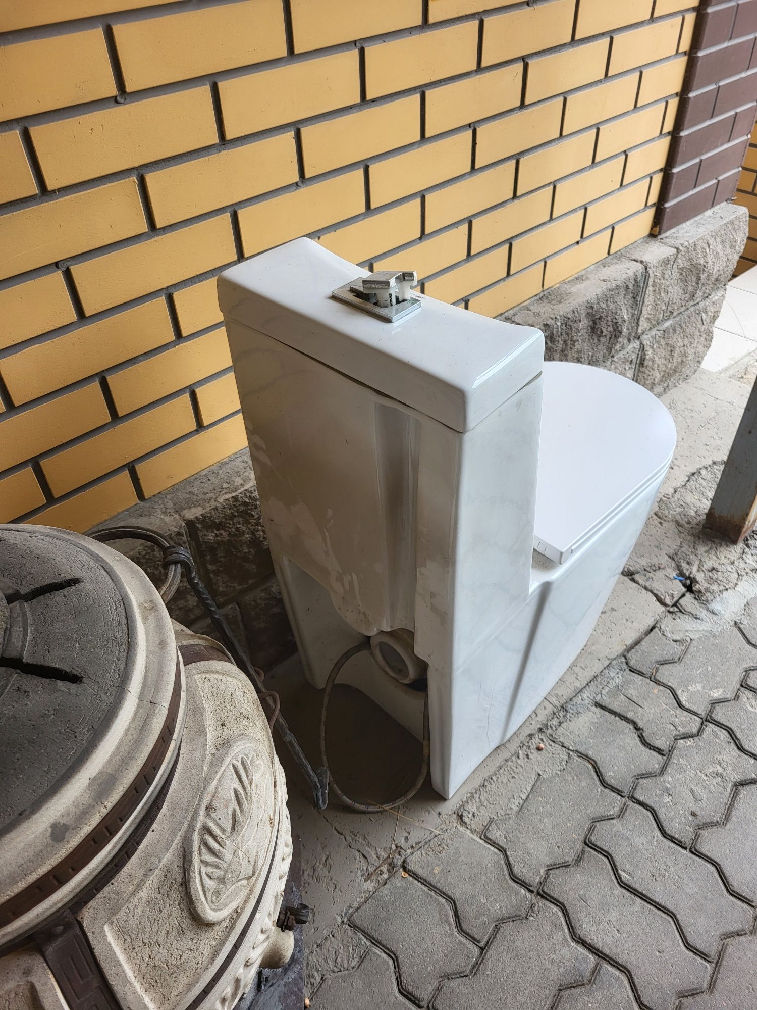 Продам унитаз бу
