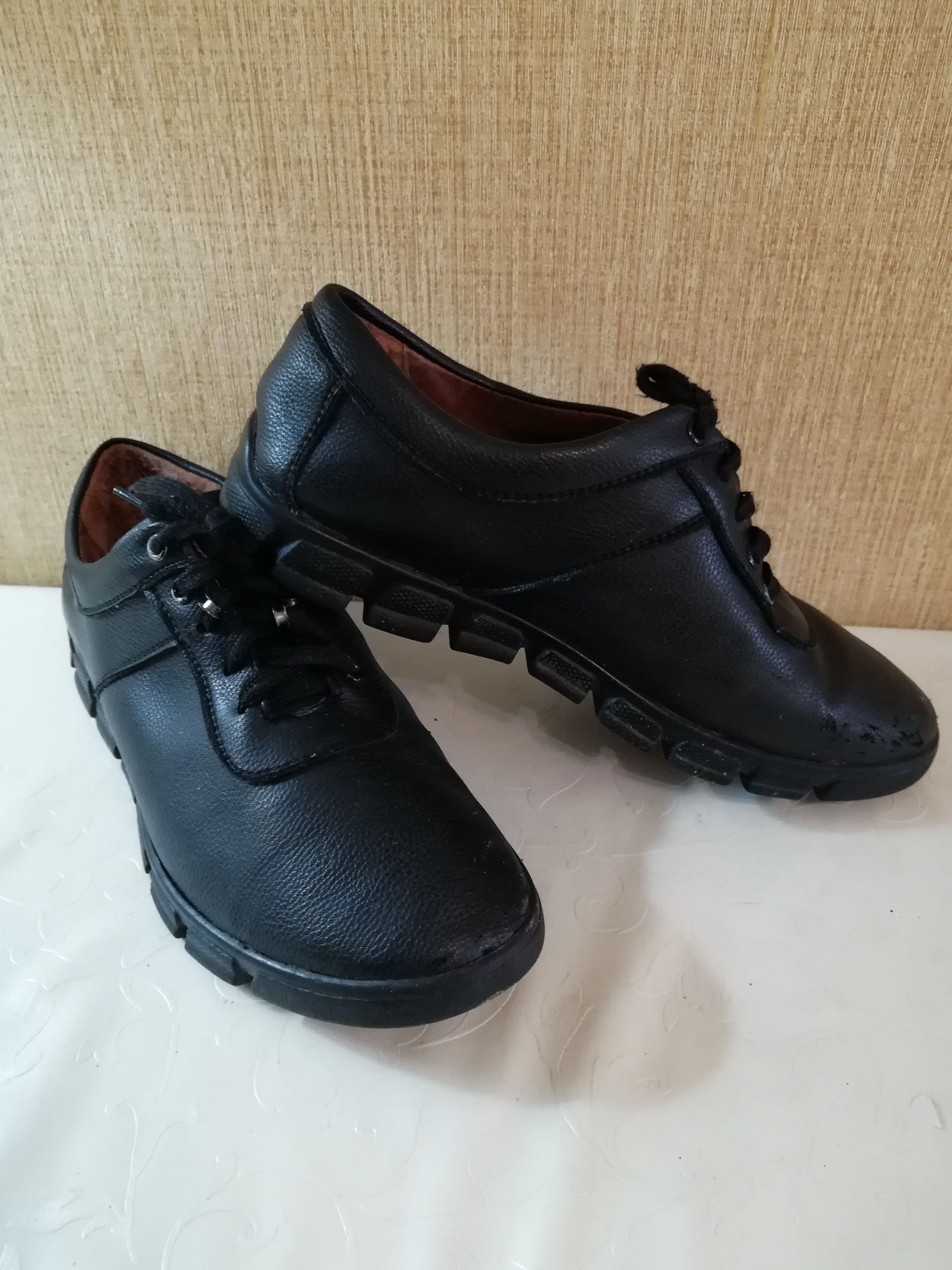 Продам  кроссовки разные р.38, р  37,5,