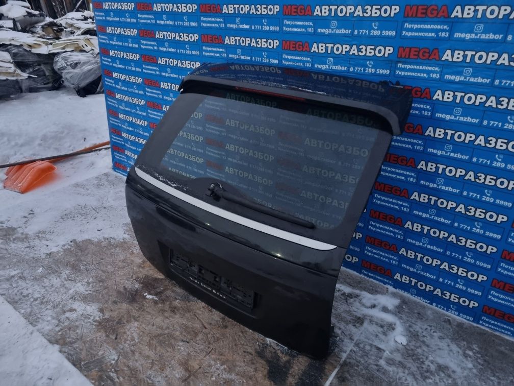 Кришка богажника Porsche Cayenne.