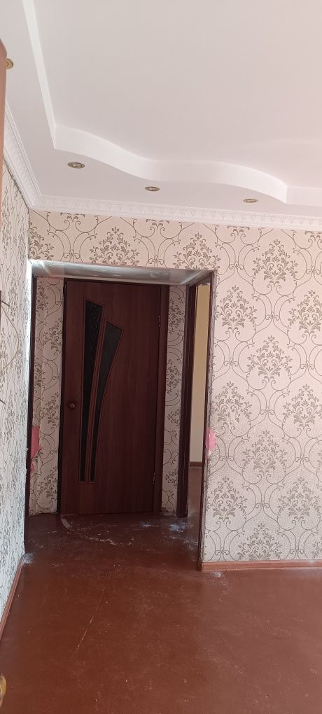 Продам трёхкомнатную квартиру, центр города Металлургов 5/1