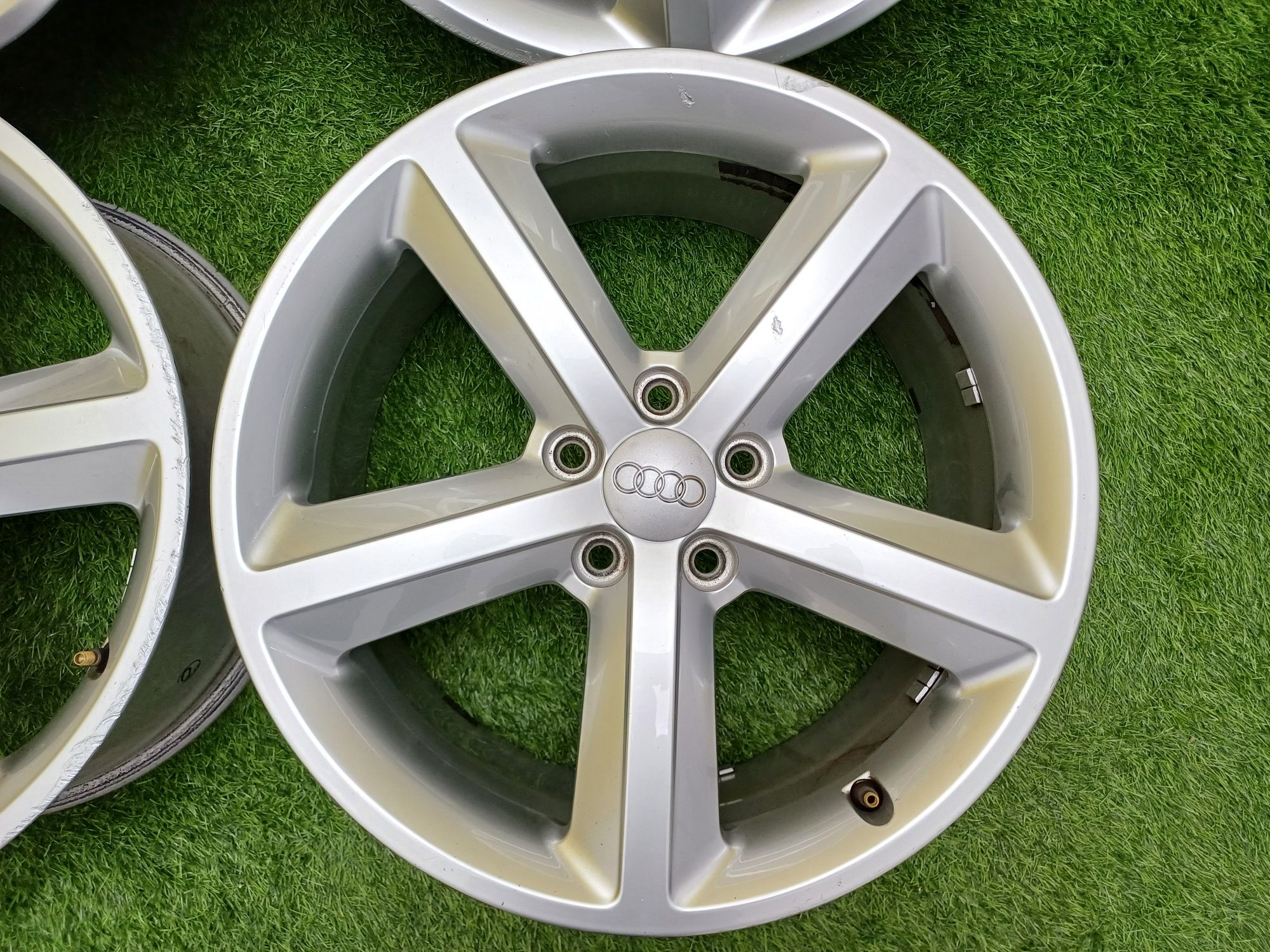 Диски R18 5x112 на Audi и другие.