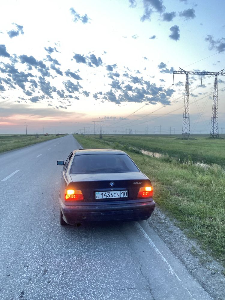 Продам бмв е36 рудный