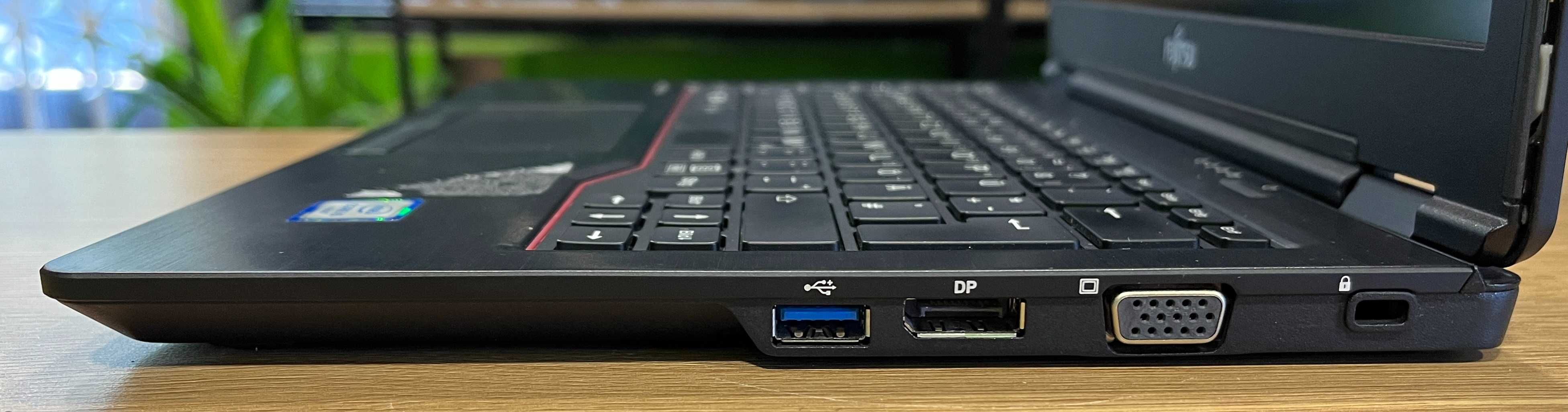 FUJITSU LIFEBOOK U748. Core i5-8250U 1.6/3.4 GHZ. 8/256 GB. 14" FHD