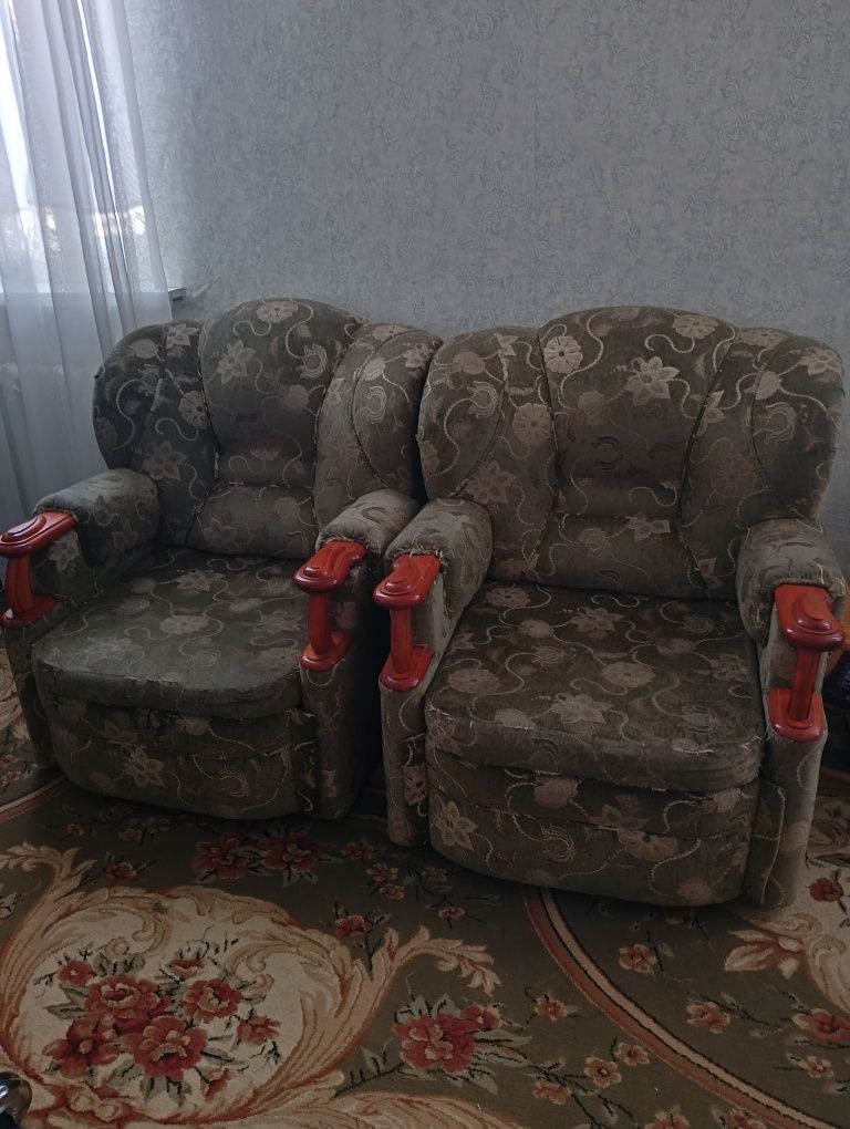 Диван и 2 кресла