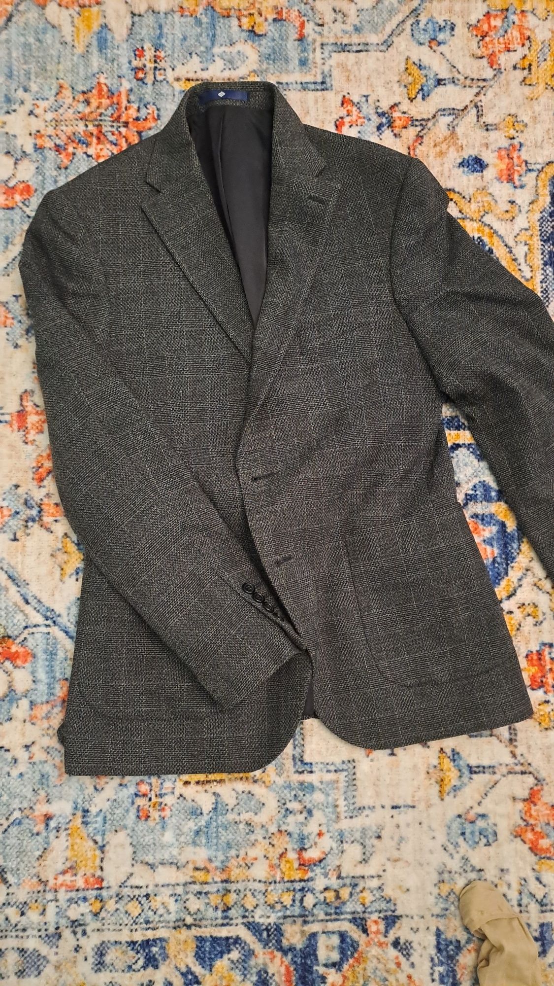Продам пиджаки мужские  офисные
