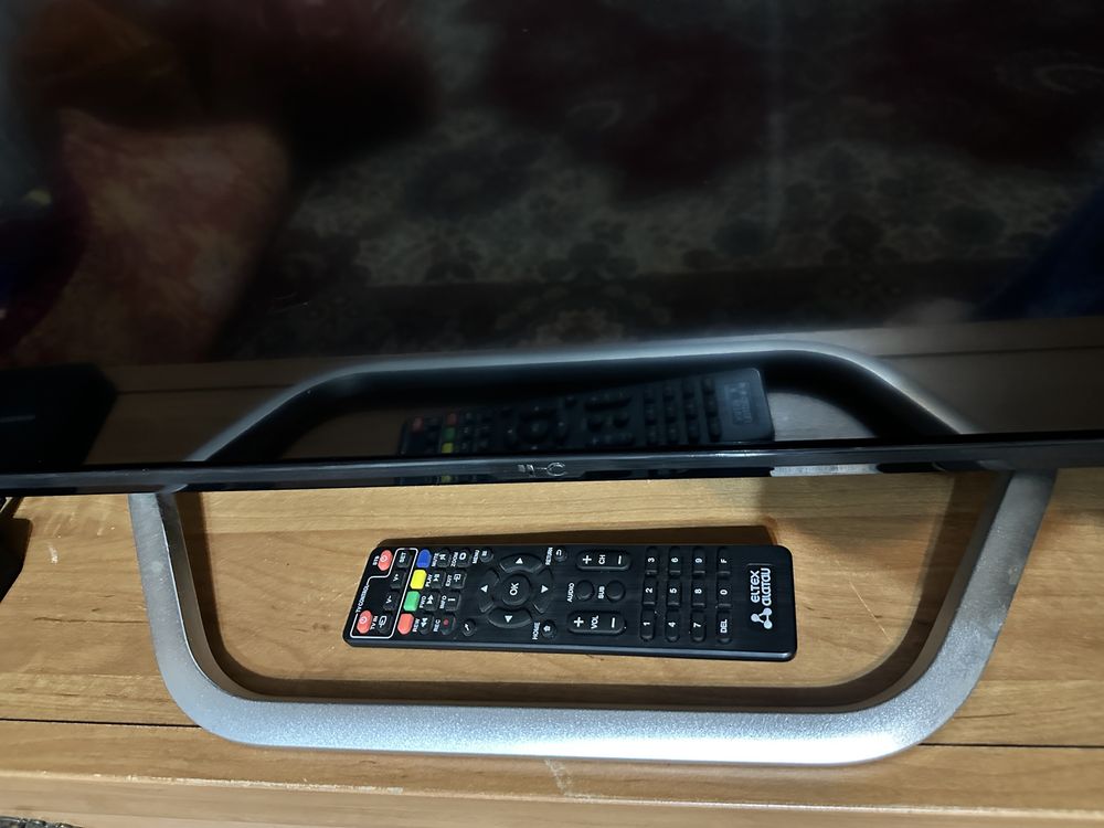 Продаётся телевизор HC (не Smart TV)