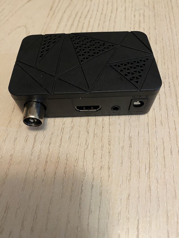 Продам цивровой ресивер  Goldmaster TR-501HD