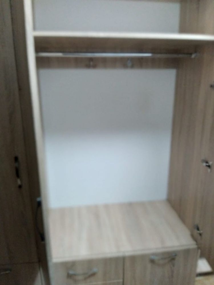 Продам шкаф в прихожую