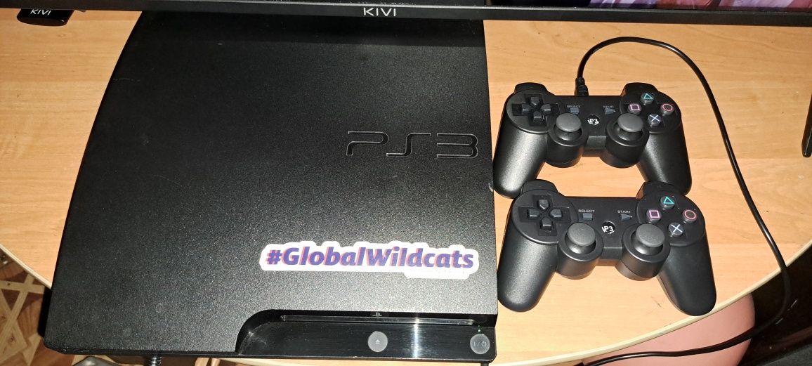 Продажа Ps3  Плейстшен 3 с набором  дисков в комплекте