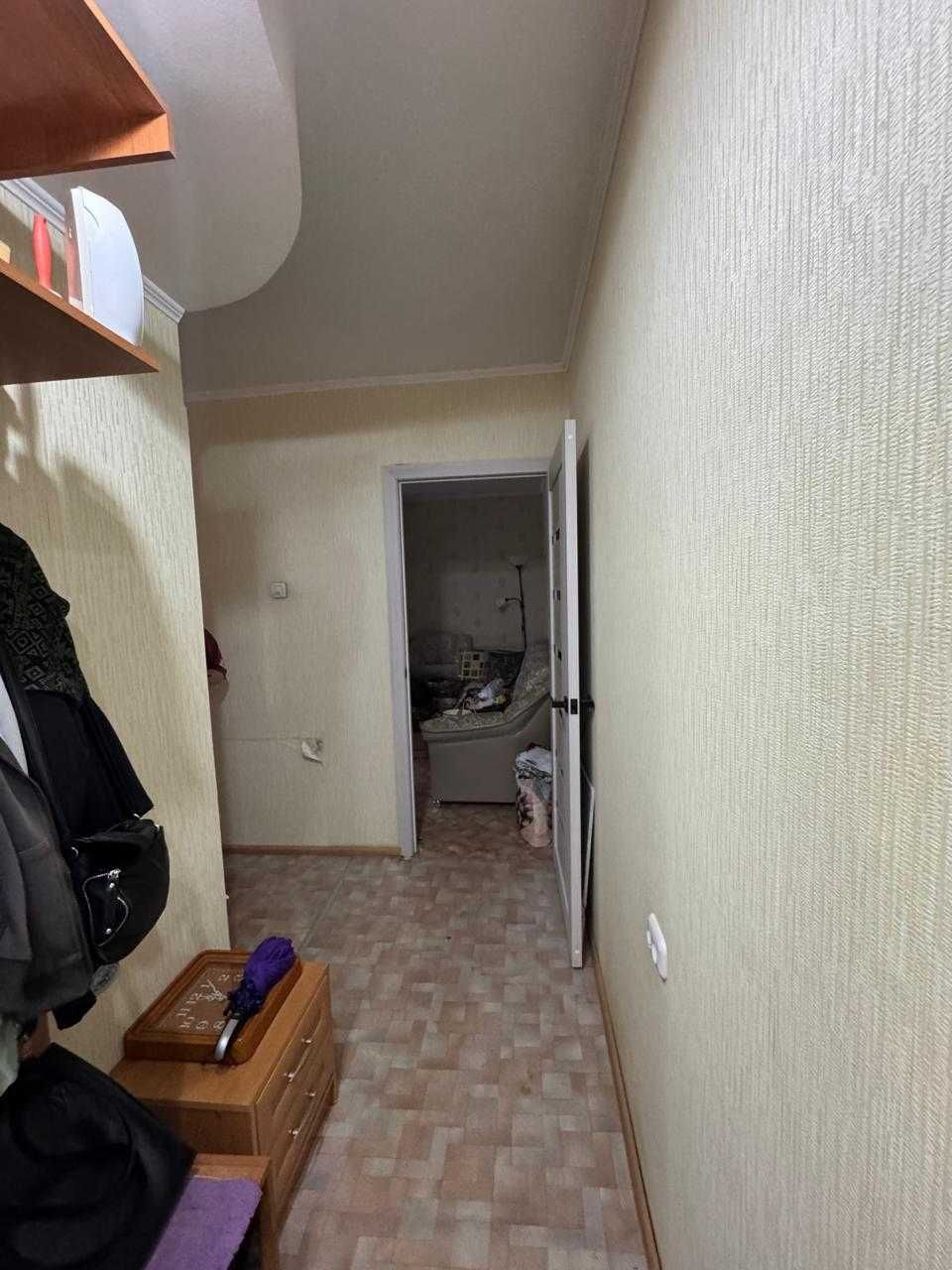 S  Продам 1- ком на 3 мкр , не угловая, 1/5 этаж