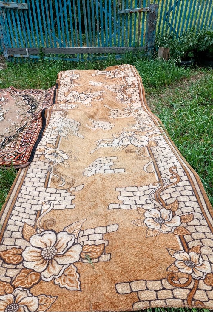 Продам паласы в количестве  2 шт.
