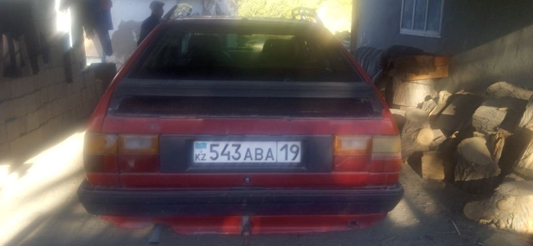 Audi--100 B/M1__