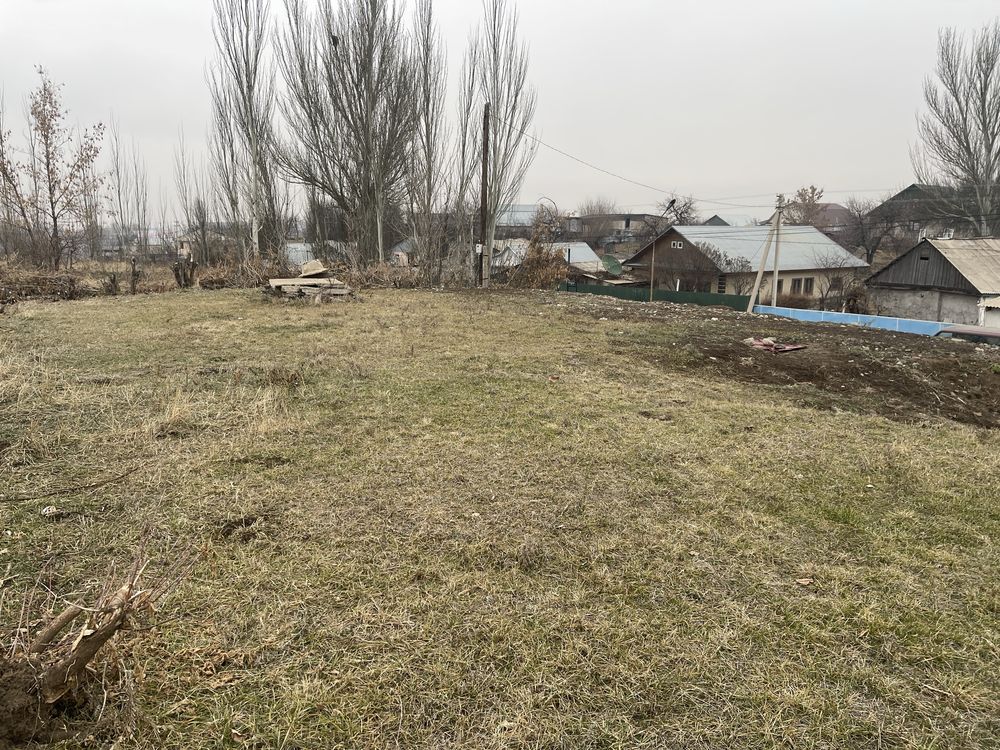 Продам земельный участок , в поселке Карасай .