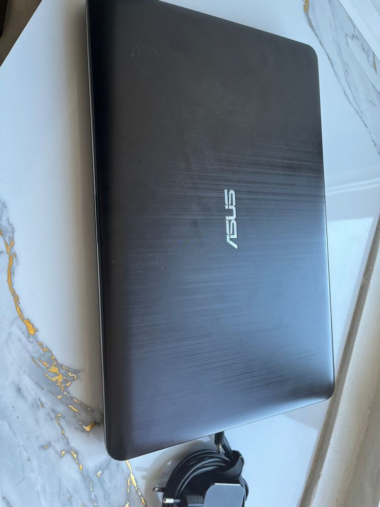 Продается ноутбук Asus x541s