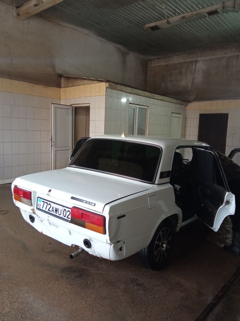 Продам ваз 2107  срочно
