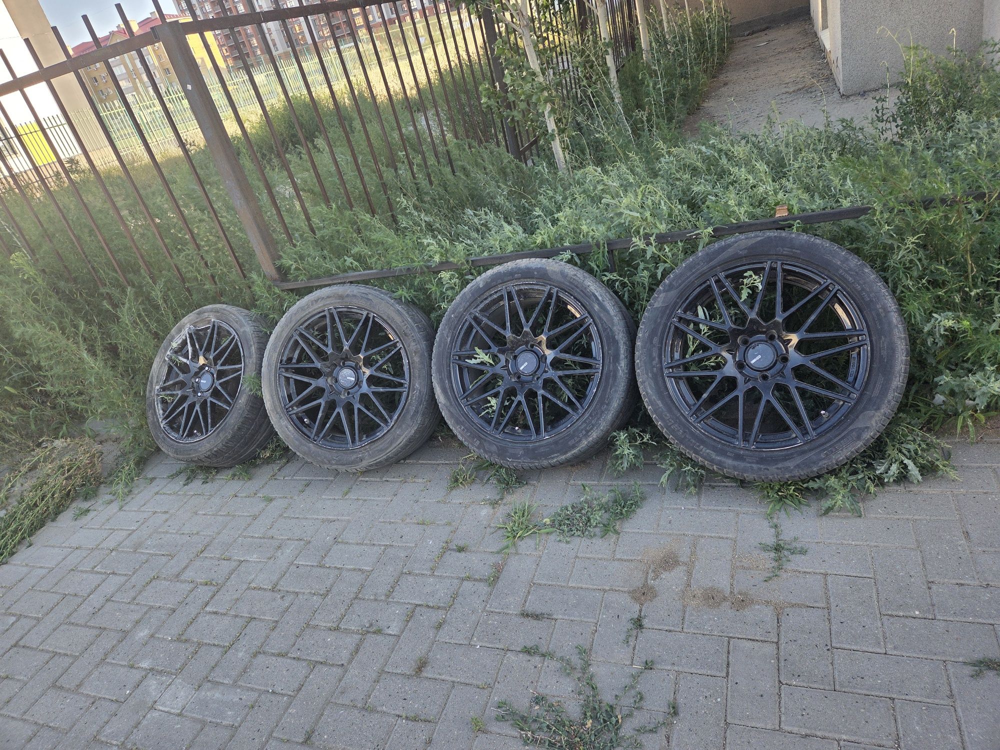 Продам летний покрышки с дисками