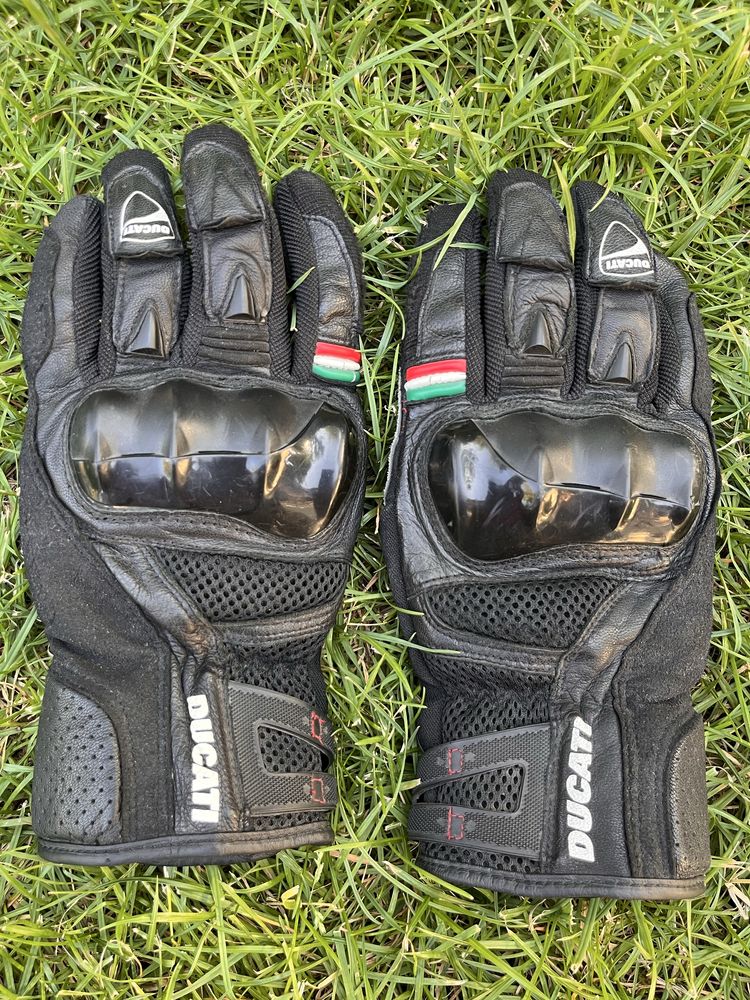 Перчатки ducati и dainese