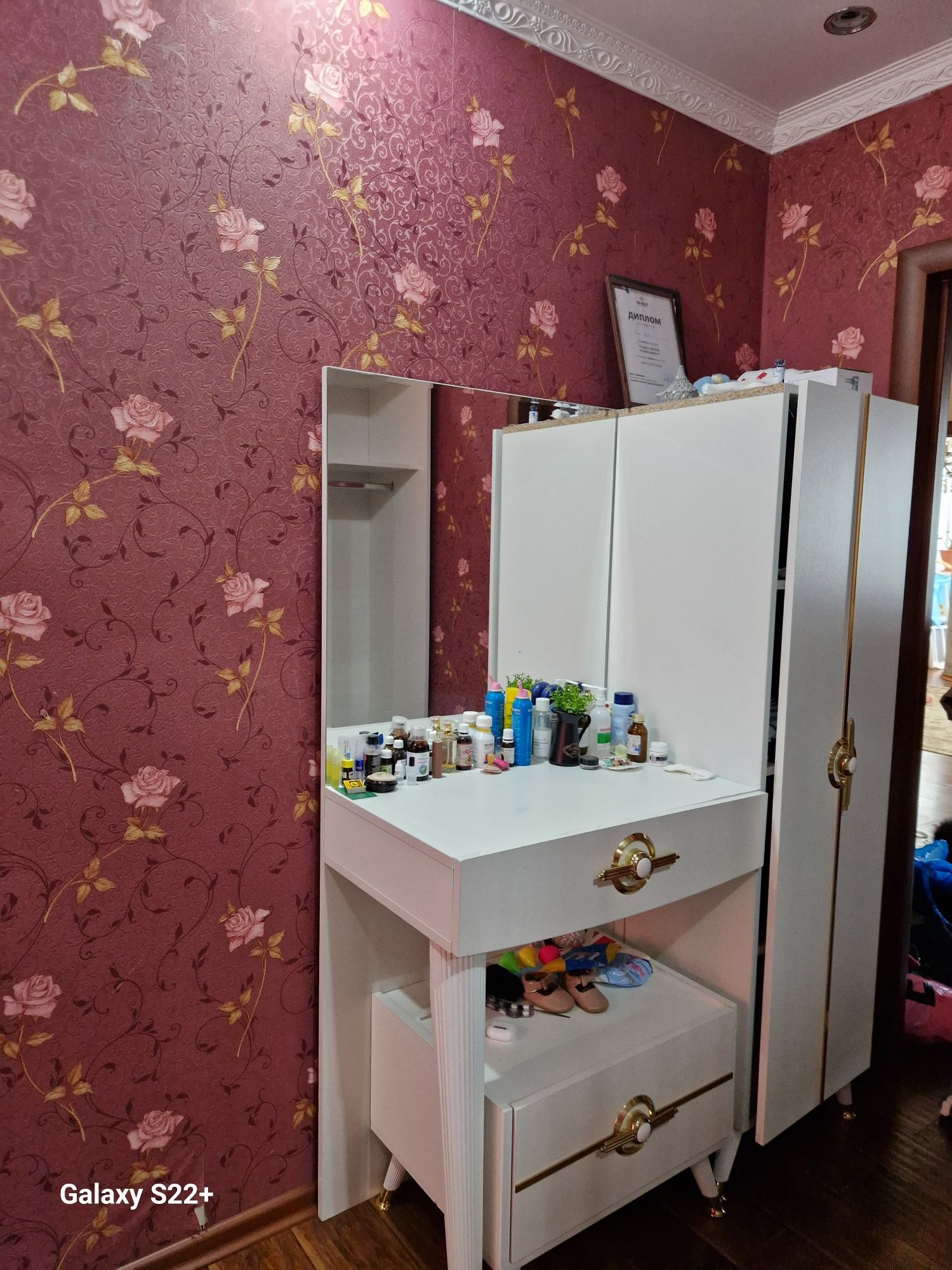 Срочноо Продам спальный гарнитур