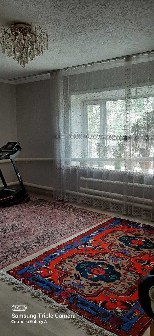 Продам четырехкомнатную квартиру