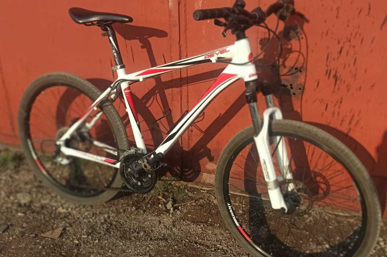 Велосипед GIANT Aluxx 6000