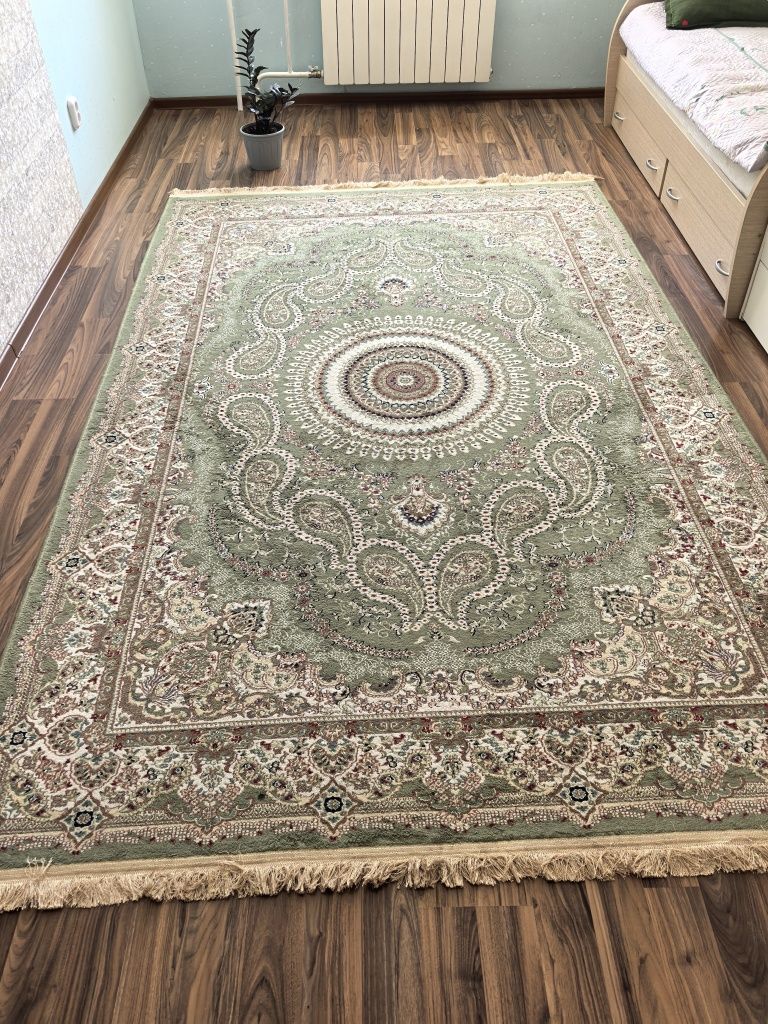 Продам паласы.размеры разные.переезжаю распродаю все