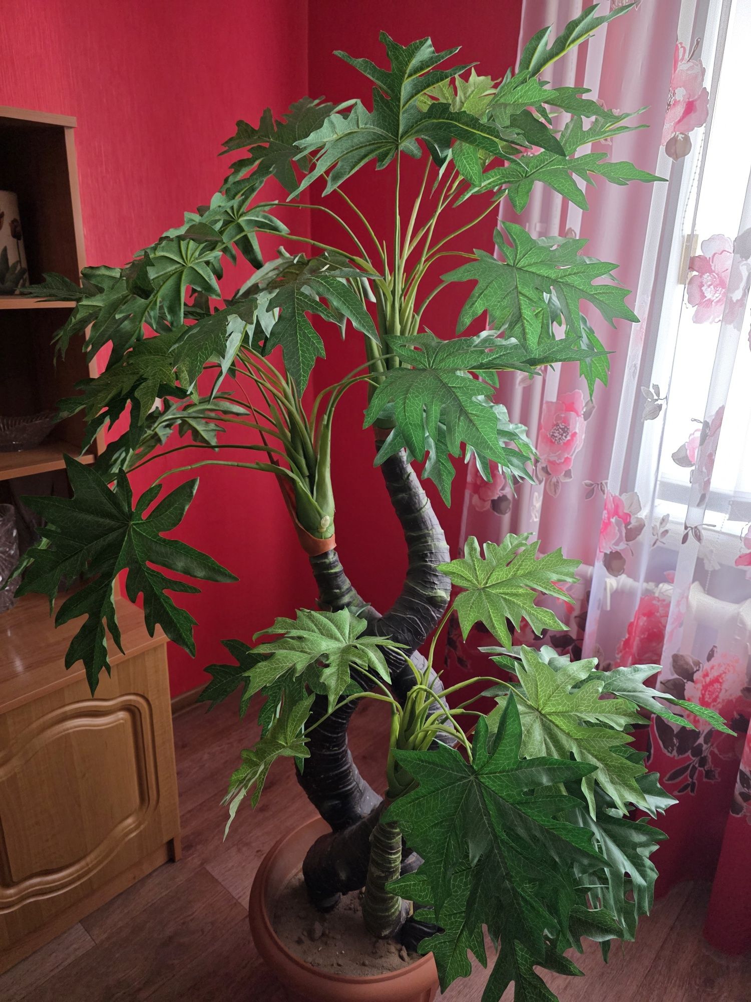 Пальма искусственная с горшком