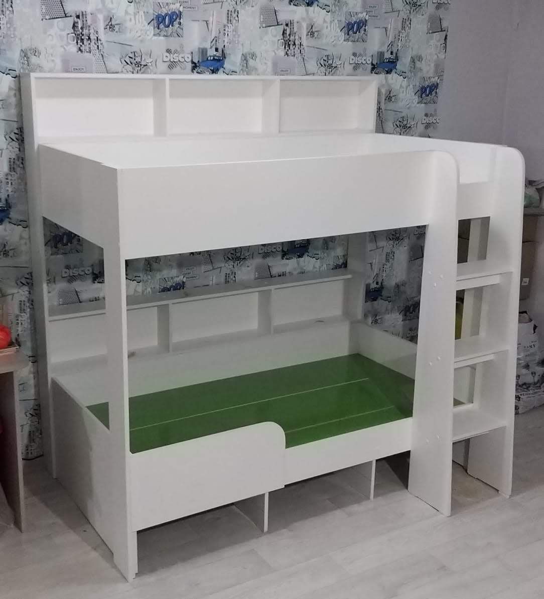 Двухъярусная кровать.