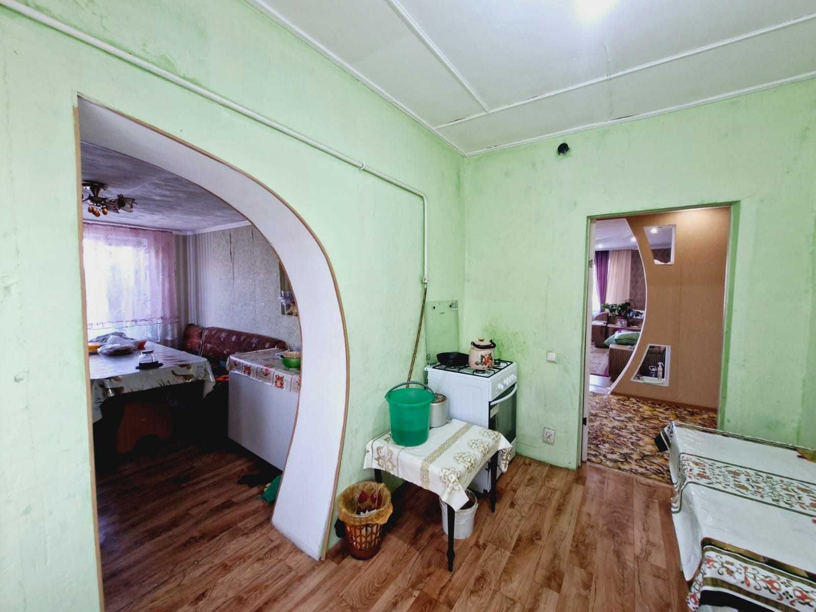Трехкомнатный дом . Казахстанец. Октябрьское