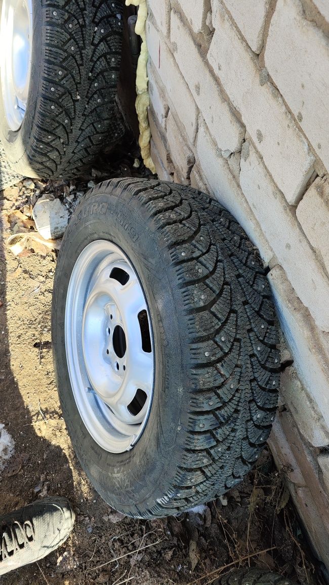 Зимние шины на ВАЗ в сборе с диском 175/70/R13